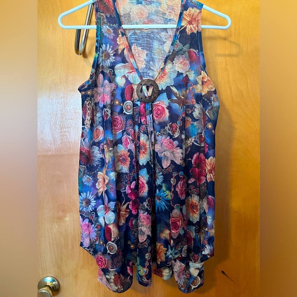 For Freedom colorful floral sleeveless top size small/medium